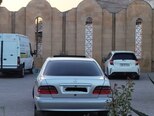 Mercedes E 240-5