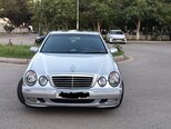 Mercedes E 240-11