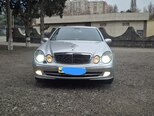 Mercedes E 270-1