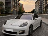 Porsche Panamera 4S-11