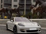 Porsche Panamera 4S-1