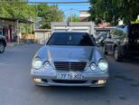 Mercedes E 240-1