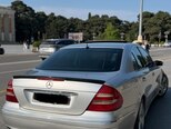 Mercedes E 320-9