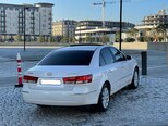 Hyundai Sonata-12