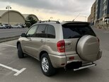 Toyota RAV4-4