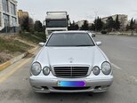 Mercedes E 270-1