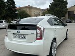 Toyota Prius-4