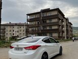 Hyundai Elantra-8