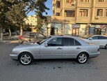 Mercedes E 280-8