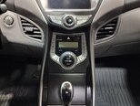 Hyundai Elantra-14