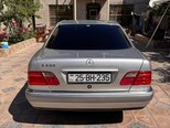 Mercedes E 200-2