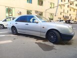 Mercedes E 200-4