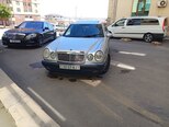 Mercedes E 200-2