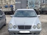 Mercedes E 220-1