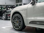 Porsche Macan-4