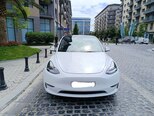 Tesla Model Y-1