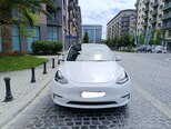 Tesla Model Y-10