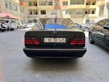 Mercedes E 240-7