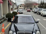 Mercedes E 270-1