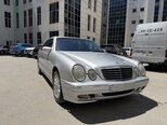 Mercedes E 270-1