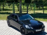 Mercedes E 220-1
