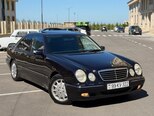 Mercedes E 240-1