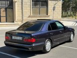 Mercedes E 240-3