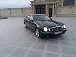 Mercedes E 280-1