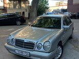 Mercedes E 280-1
