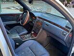 Mercedes E 280-11