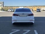 Hyundai Elantra-7