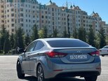 Hyundai Elantra-6