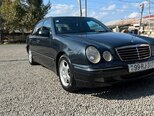 Mercedes E 240-1