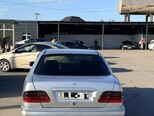 Mercedes E 220-2