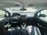 Peugeot 208-12
