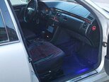 Mercedes E 270-9