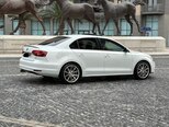 Volkswagen Jetta-5
