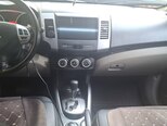 Mitsubishi Outlander-5