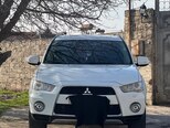 Mitsubishi Outlander-1