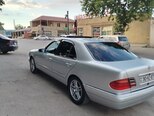 Mercedes E 230-4
