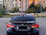 Hyundai Elantra-2