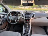Hyundai Elantra-11