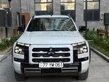 Mitsubishi L200-1