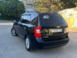 Kia Carens-10