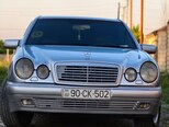 Mercedes E 220-11