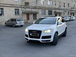 Audi Q7-5