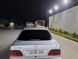 Mercedes E 240-8