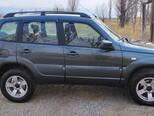 Chevrolet Niva-4