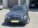 Mercedes E 240-1