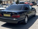 Mercedes E 240-11